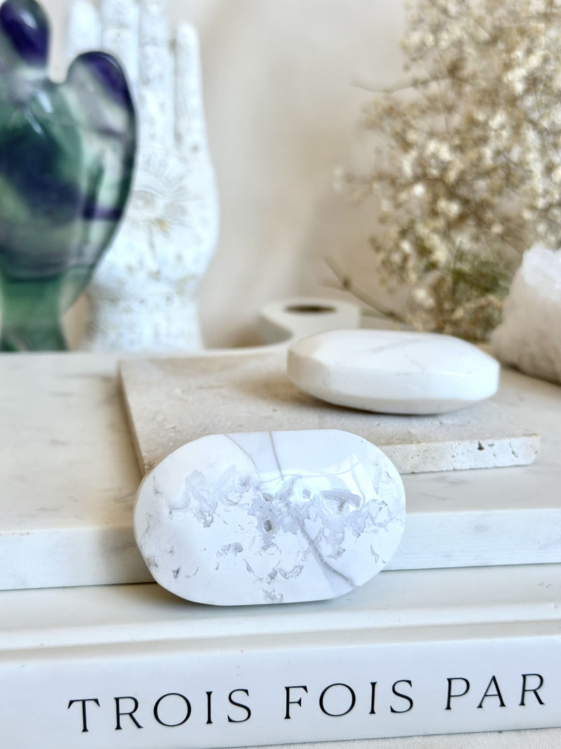 Pierre de paume | Howlite (contour droit)